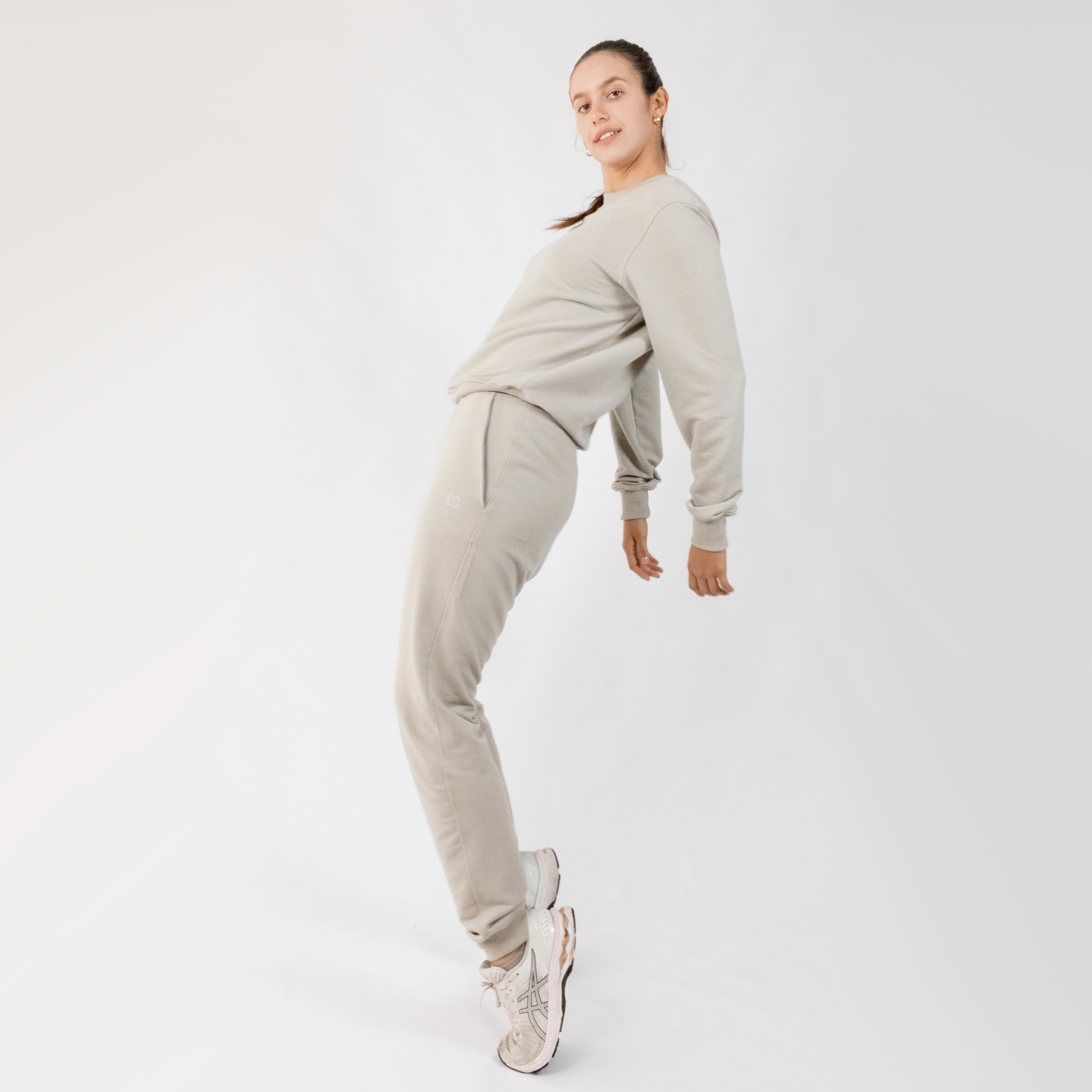 ACTIVE. 01 POLERA UNISEX GRIS | CINCO AM