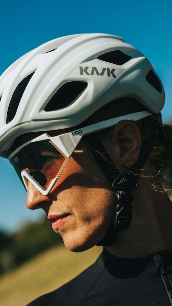 Spectro White / Photochromic Turquoise Mirror | KOO - CINCO AM