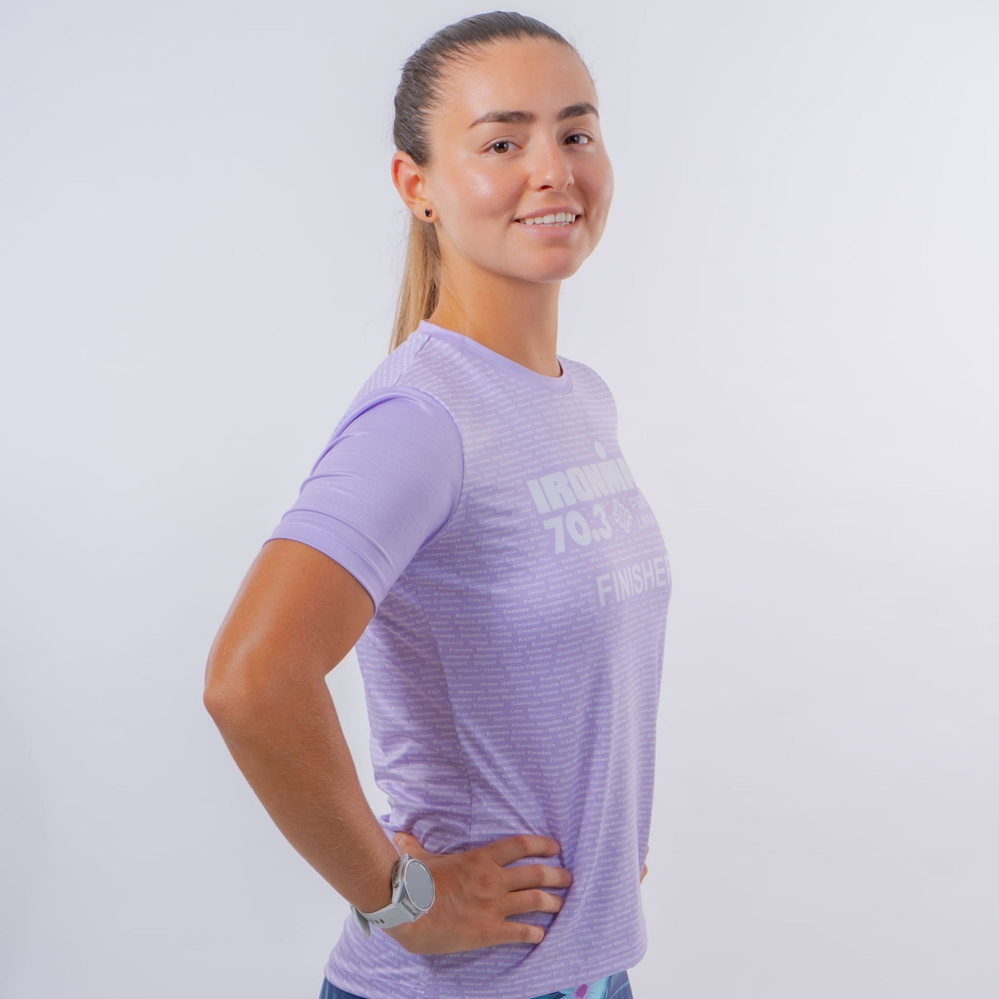CAMISETA FINISHER IM 70.3 PERÚ - MUJER - CINCO AM