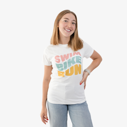 Polo mujer de algodón color blanco, fit relajado ideal para uso diario.